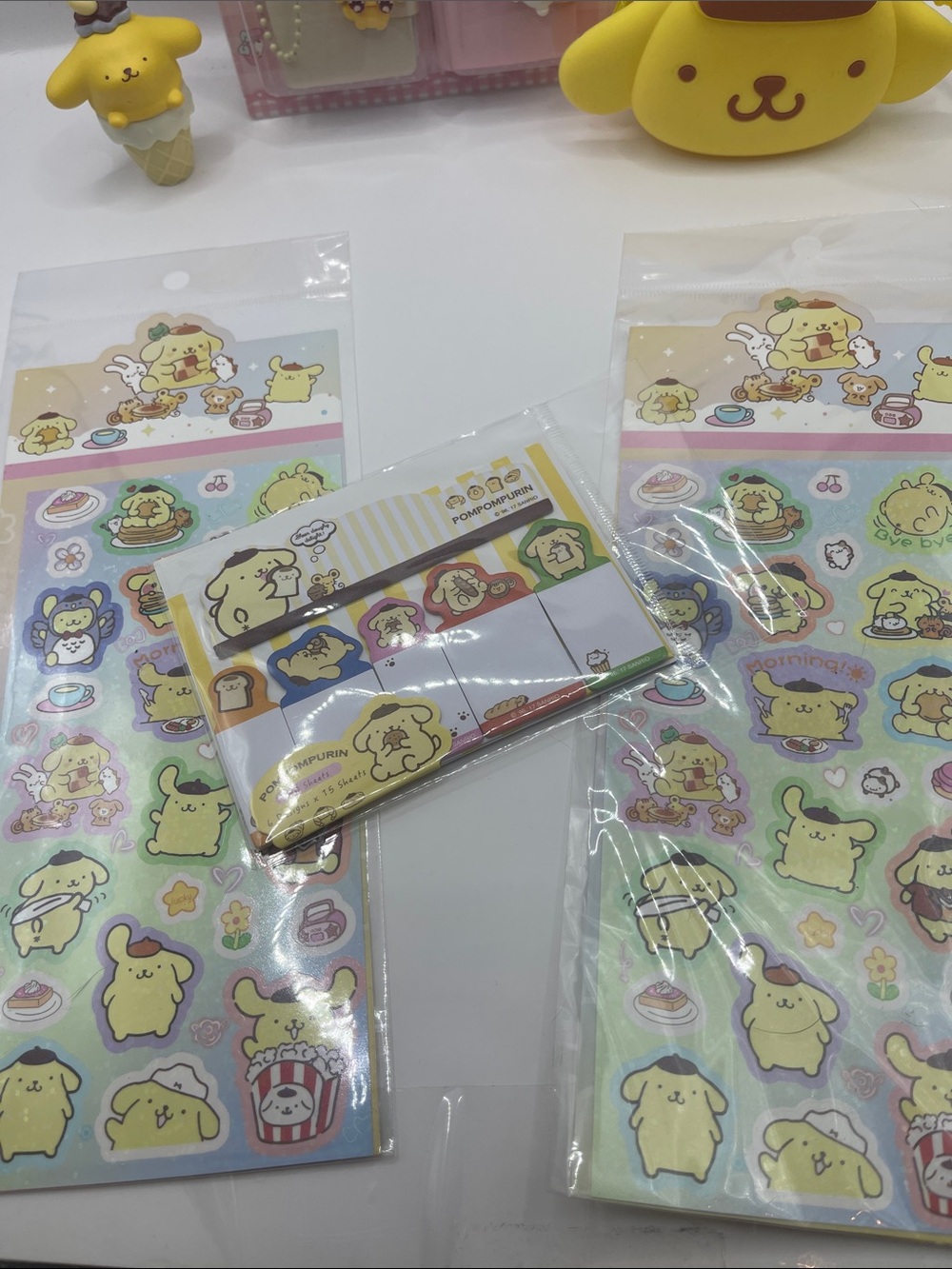 Sanrio Pompompurin Yellow Accessories Sticker & Charm Set - Picture 4 of 4